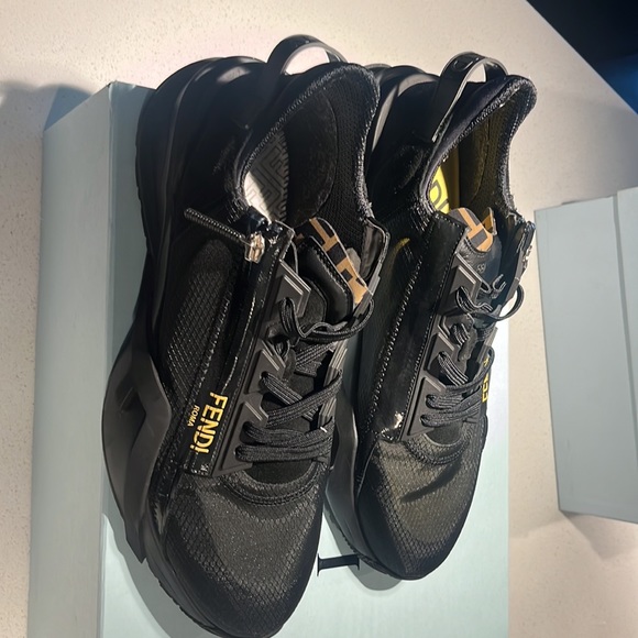 Fendi size 12 - Picture 2 of 2